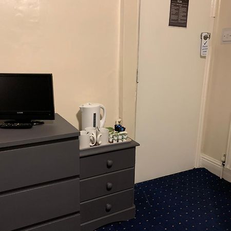 Tropics Beach Hotel Blackpool Room photo