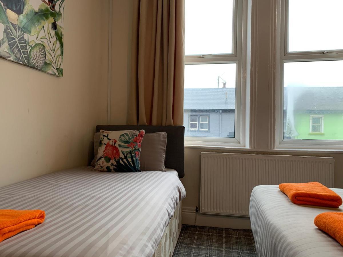 Tropics Beach Hotel Blackpool Room photo