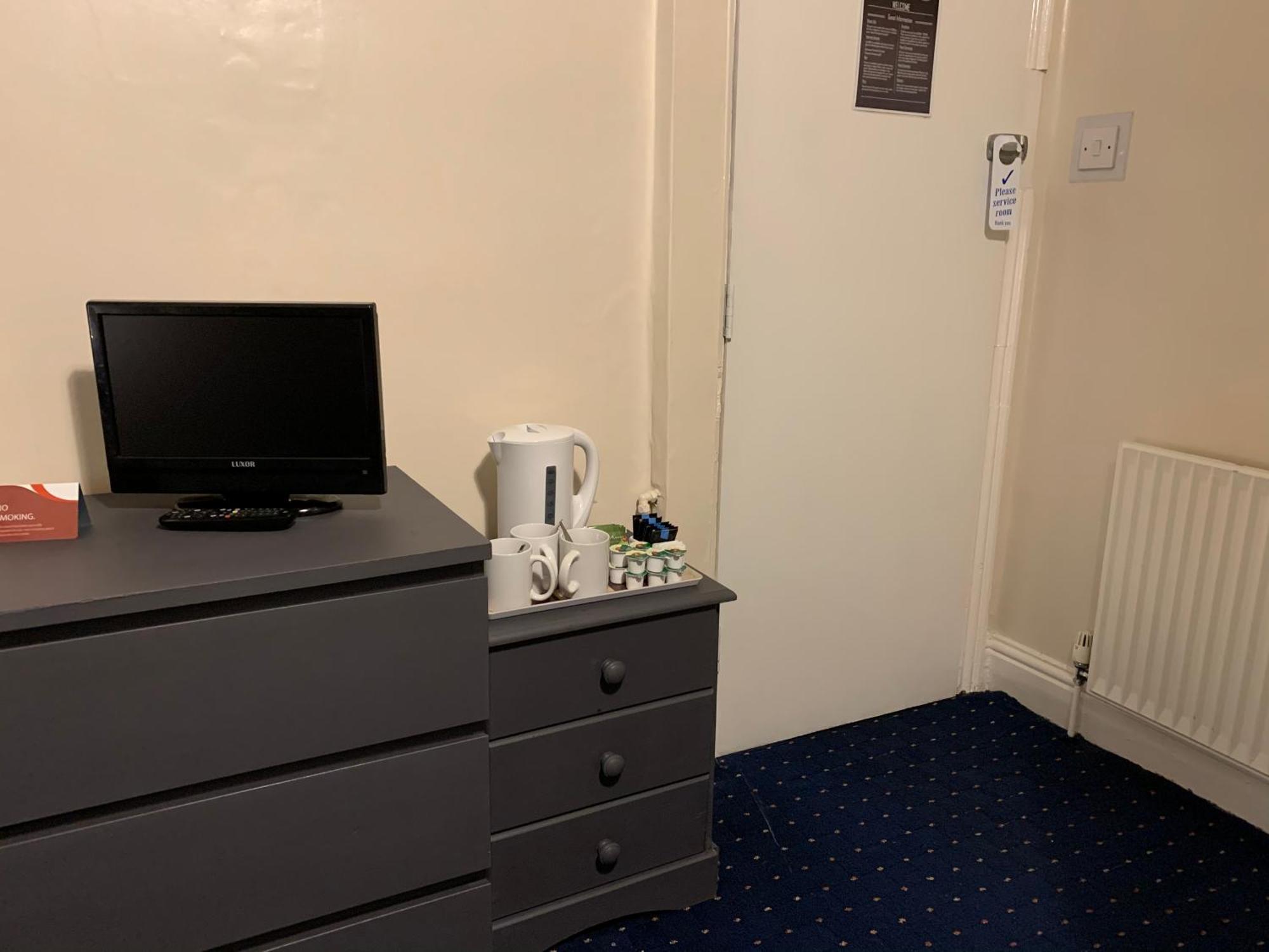 Tropics Beach Hotel Blackpool Room photo