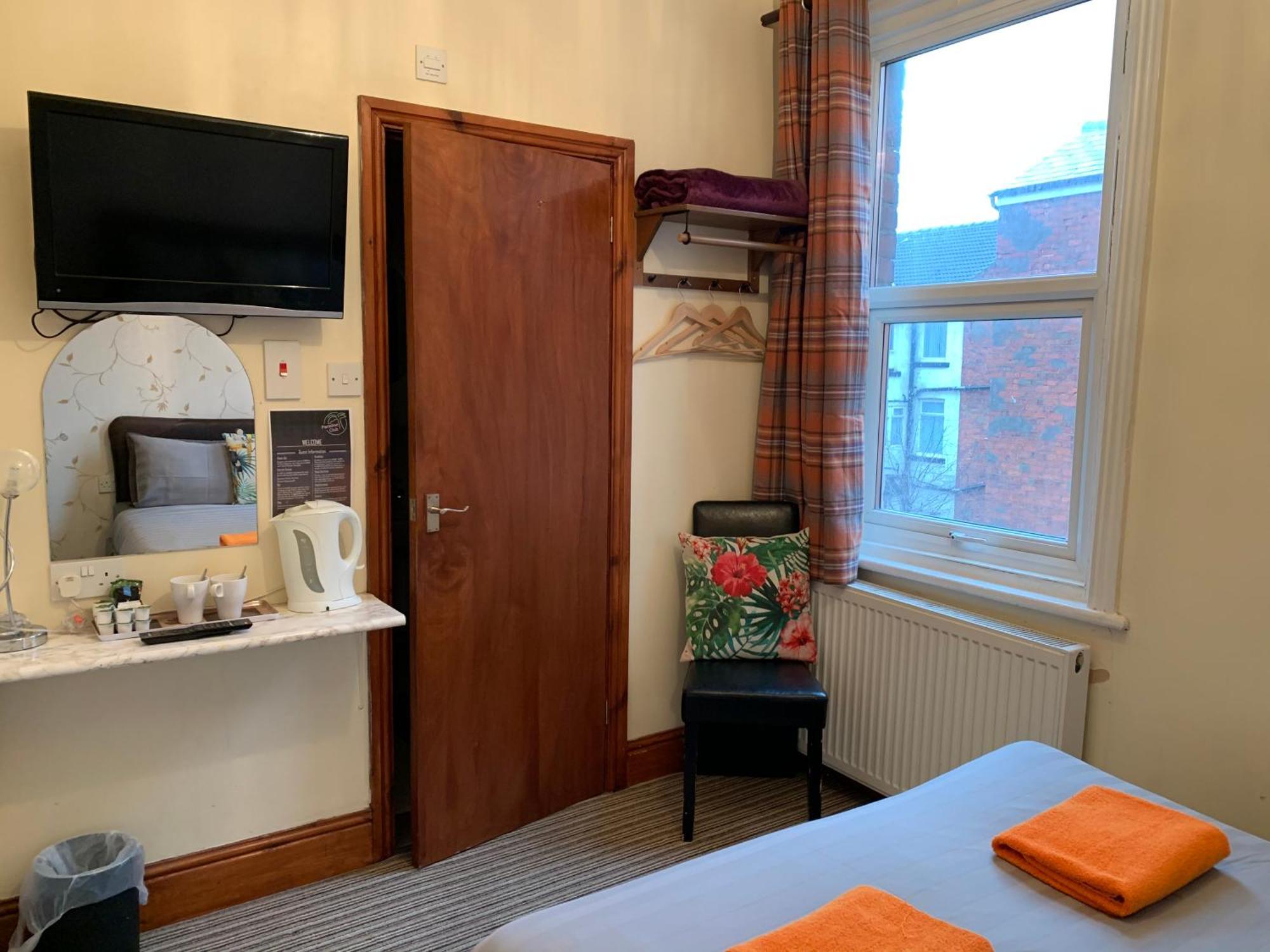 Tropics Beach Hotel Blackpool Room photo