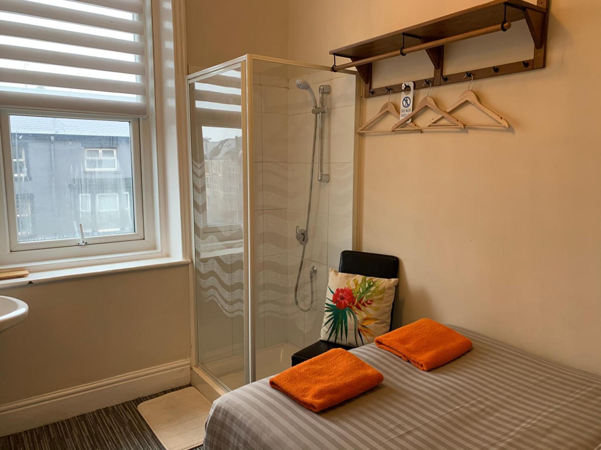 Tropics Beach Hotel Blackpool Room photo