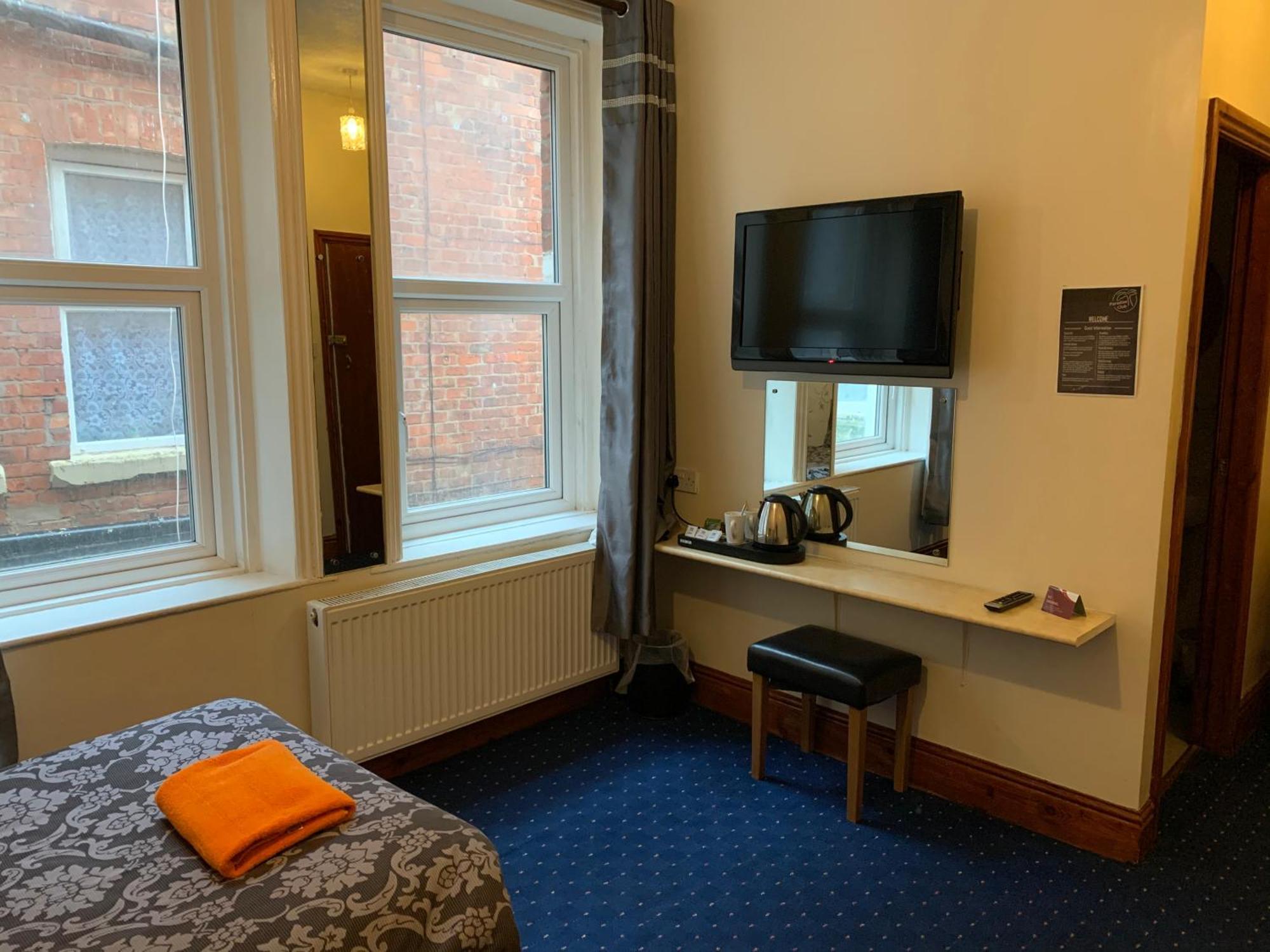 Tropics Beach Hotel Blackpool Room photo