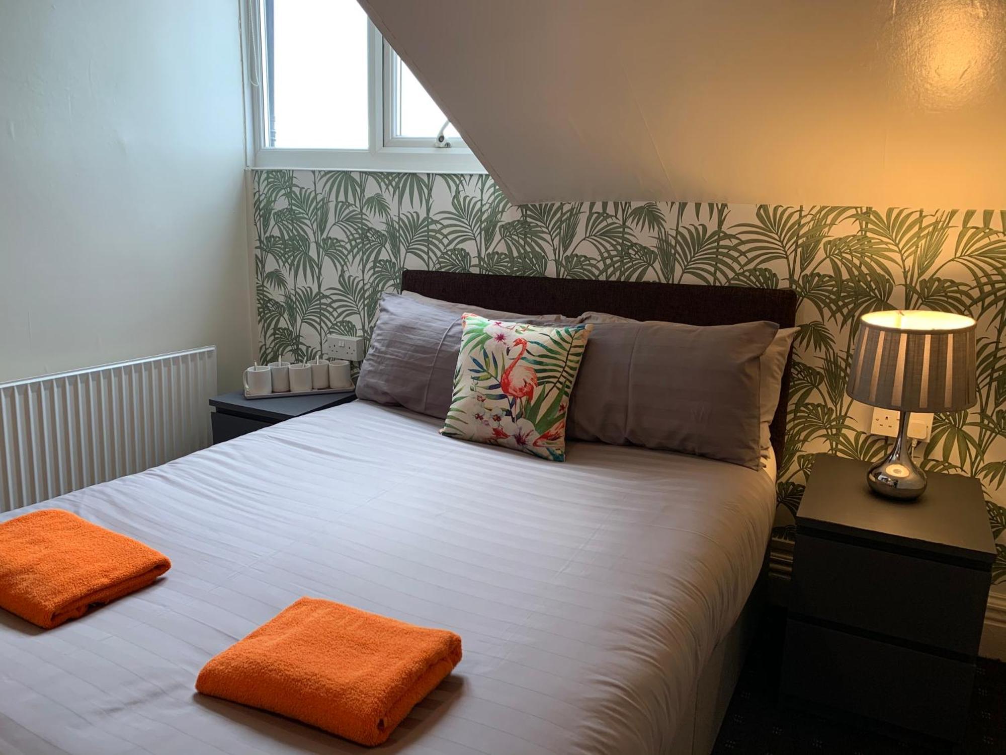 Tropics Beach Hotel Blackpool Room photo