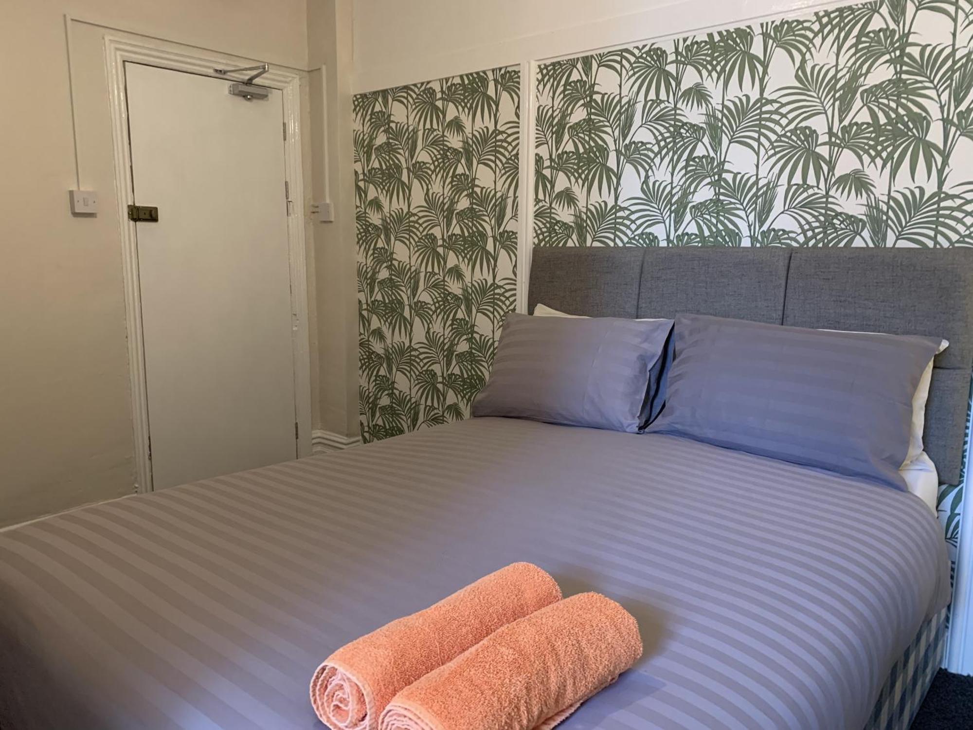Tropics Beach Hotel Blackpool Room photo